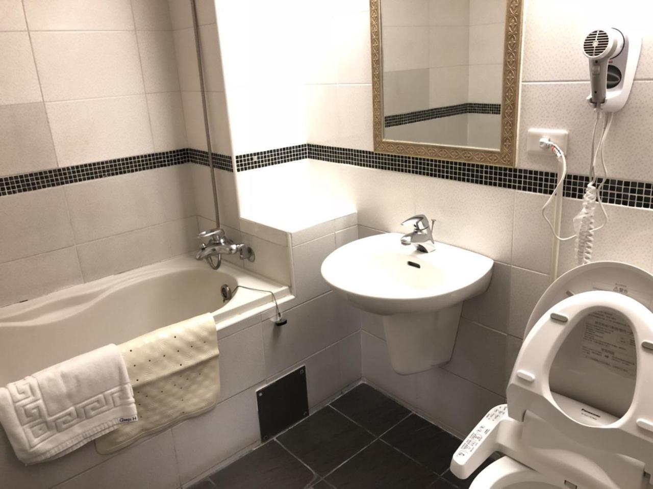 Dlinn Hotel Tchaj-čung Exteriér fotografie